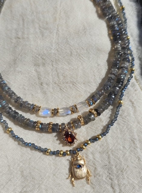 Collection Heures Miroir - Collier 04:44 Le protecteur