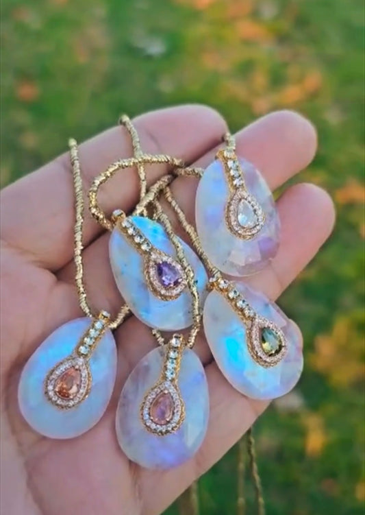 Collection Summer 2026 - Collier Thaïs  Moonstone