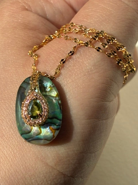 Collection Summer 2026 - Thaïs Abalone peridot